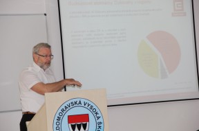 Tiskový mluvčí JE Dukovany Petr Spilka prezentuje komunikační strategii elektrárny