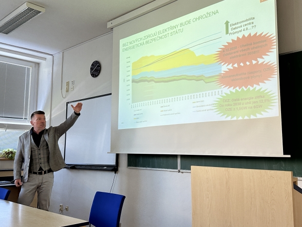 Studenti stavebky se mohou podílet na stavbě elektrárny