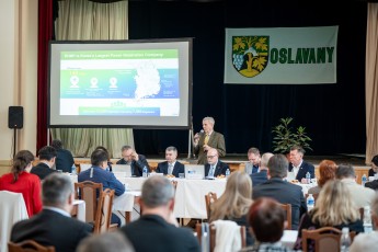 Jednání se starosty: Ubytování pracovníků i kompenzace obcím