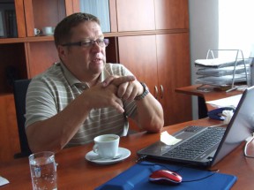   Jednání předsedy Energetického Třebíčska Vítězslava Jonáše s prorektorem Viktorem Velkem.